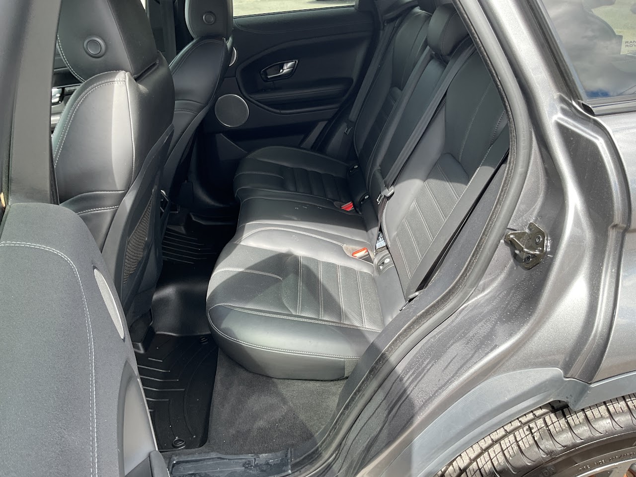 2017 Land Rover Range Rover Evoque — photo 23 of 36