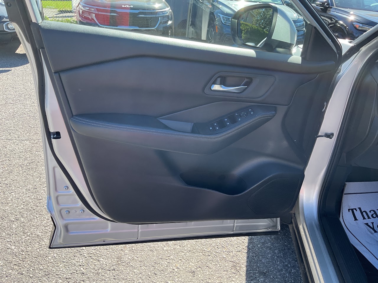 2025 Nissan Rogue — photo 16 of 33