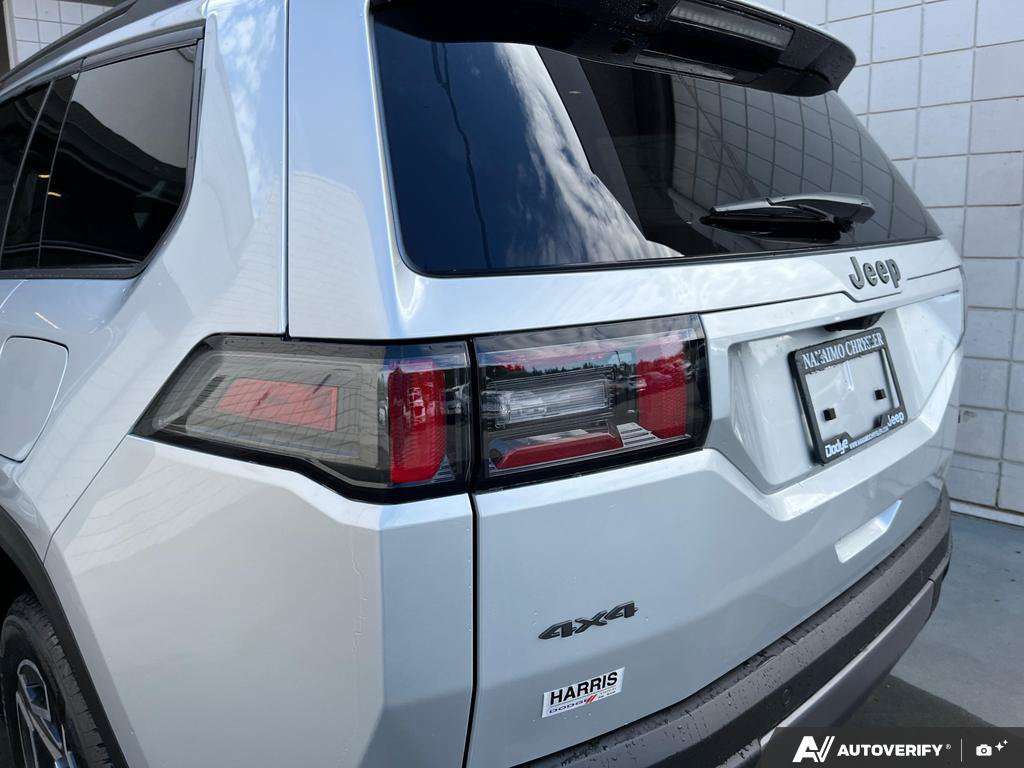2026 Jeep Cherokee — photo 11 of 25