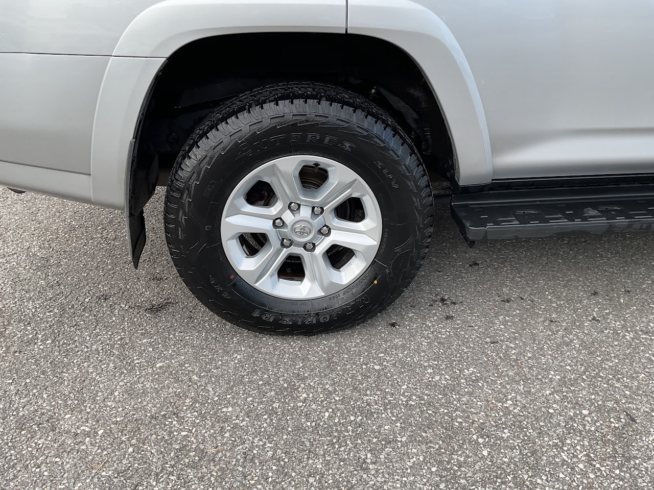 2024 Toyota 4RUNNER — photo 13 of 34