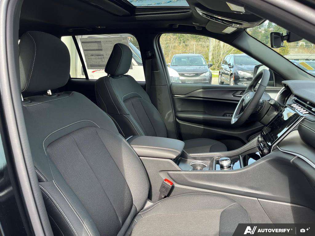 2026 Jeep Grand Cherokee — photo 22 of 25