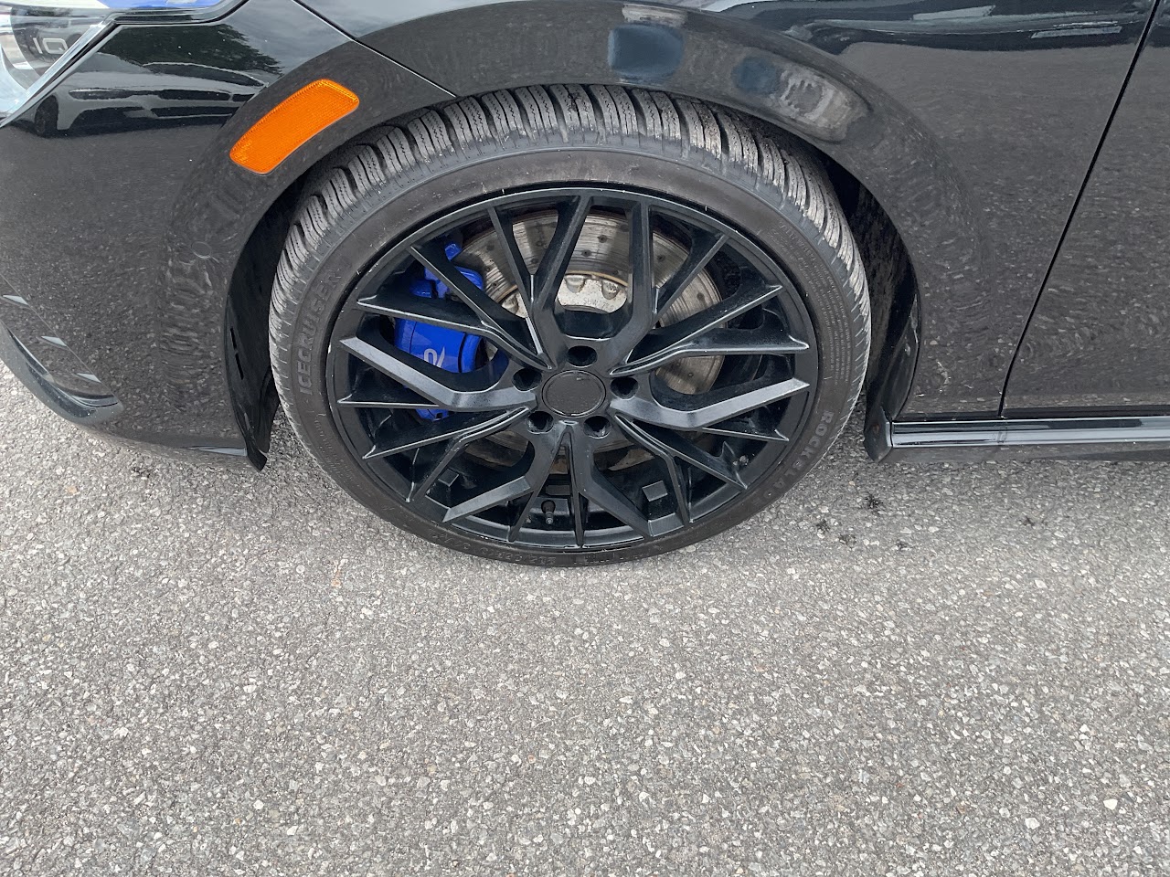 2024 Volkswagen Golf — photo 11 of 34