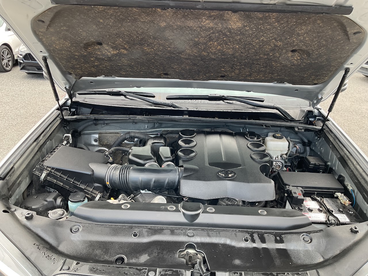 2024 Toyota 4RUNNER — photo 33 of 34