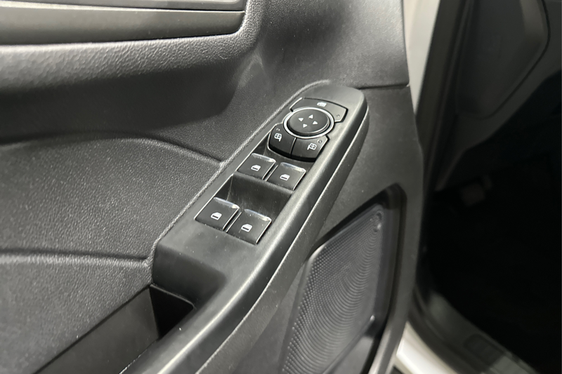 2025 Ford Escape — photo 31 de 33