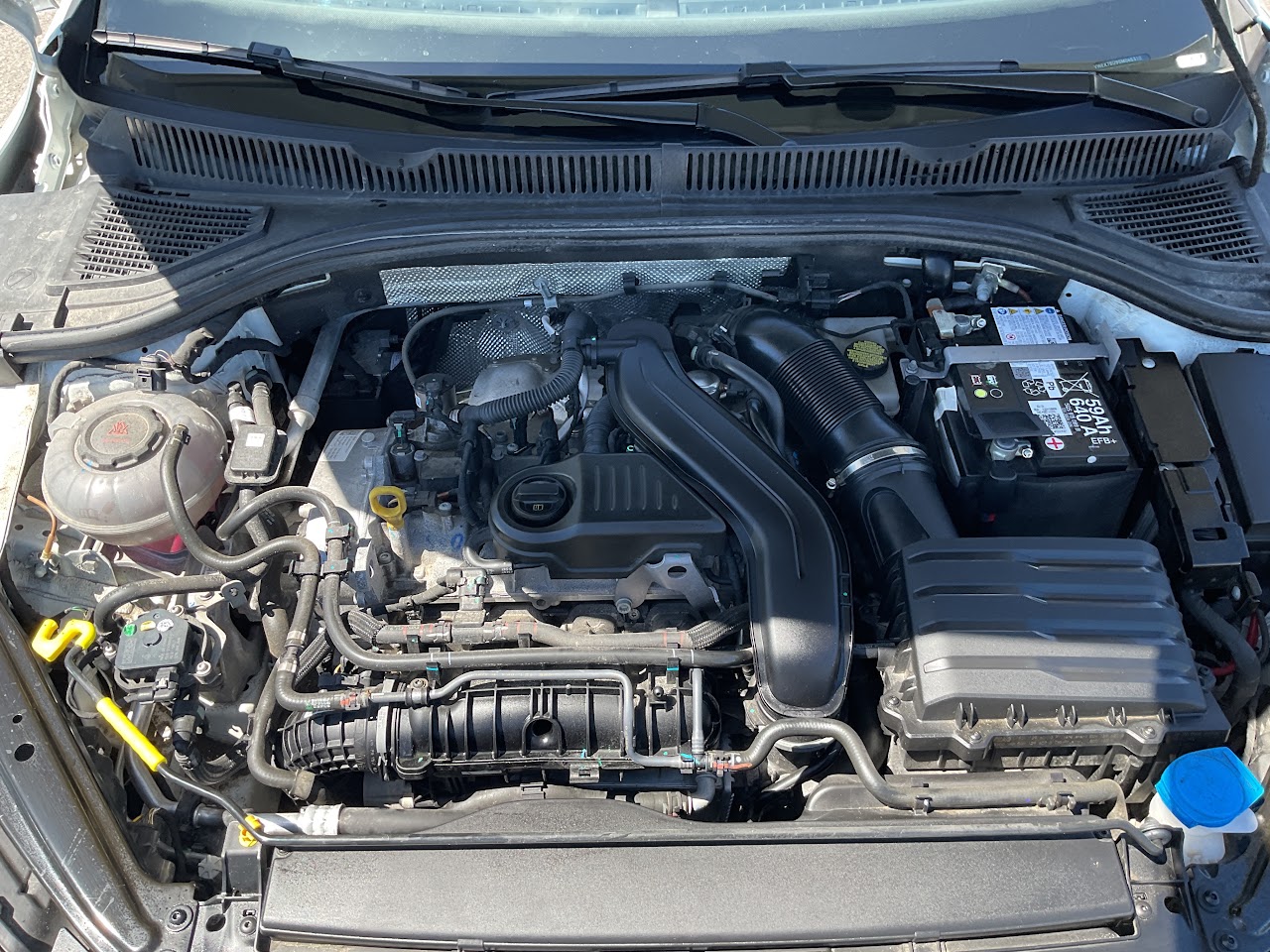 2025 Volkswagen Jetta — photo 33 of 34