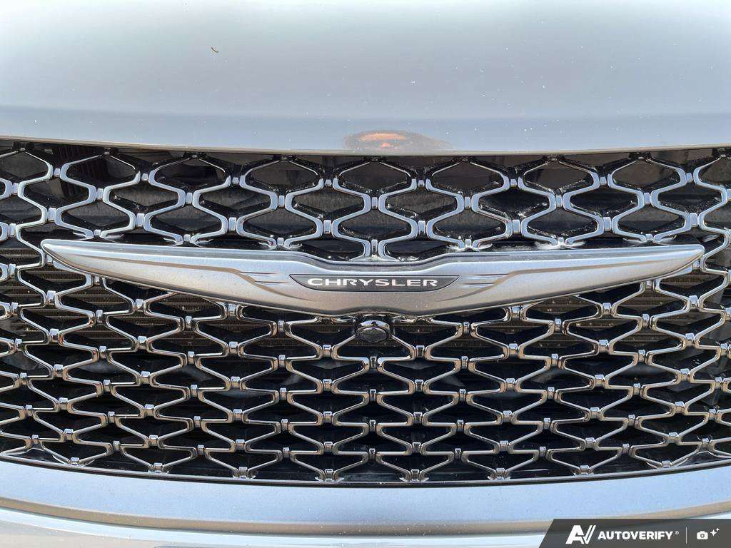 2025 Chrysler Pacifica — photo 9 de 25