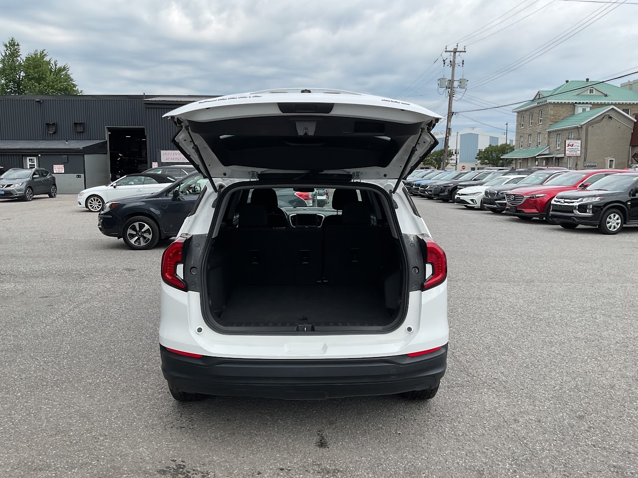 2024 GMC Terrain — photo 9 of 34