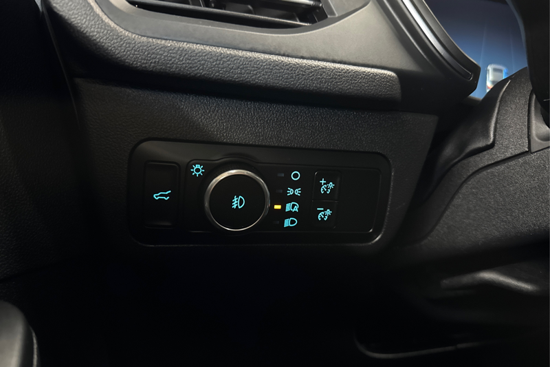 2025 Ford Escape — photo 16 of 35
