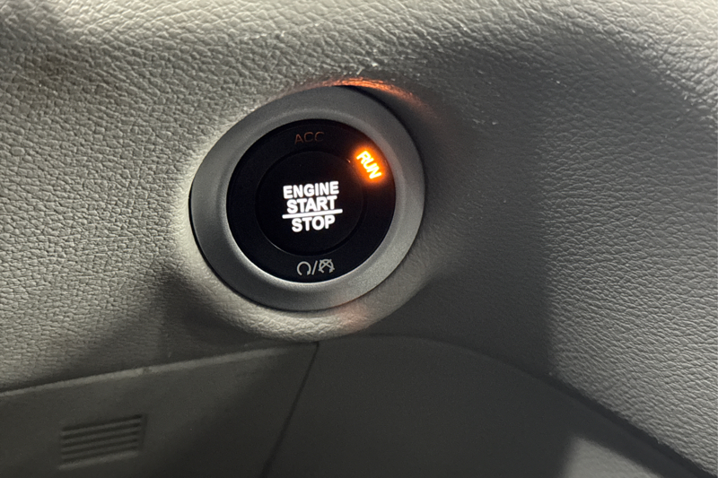 2024 Chrysler Grand Caravan — photo 28 of 34