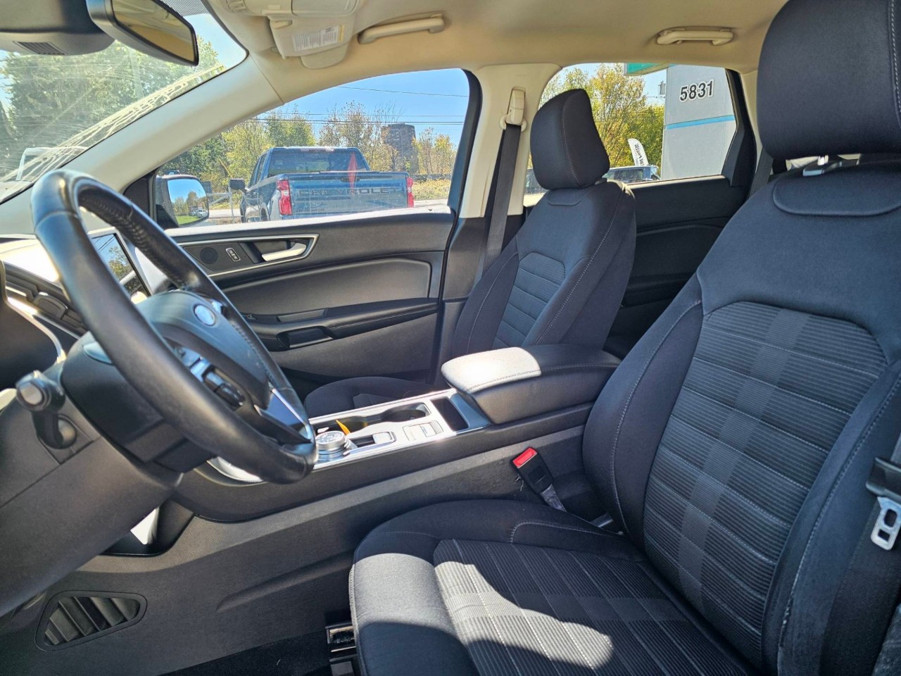 2021 Ford Edge — photo 22 of 34