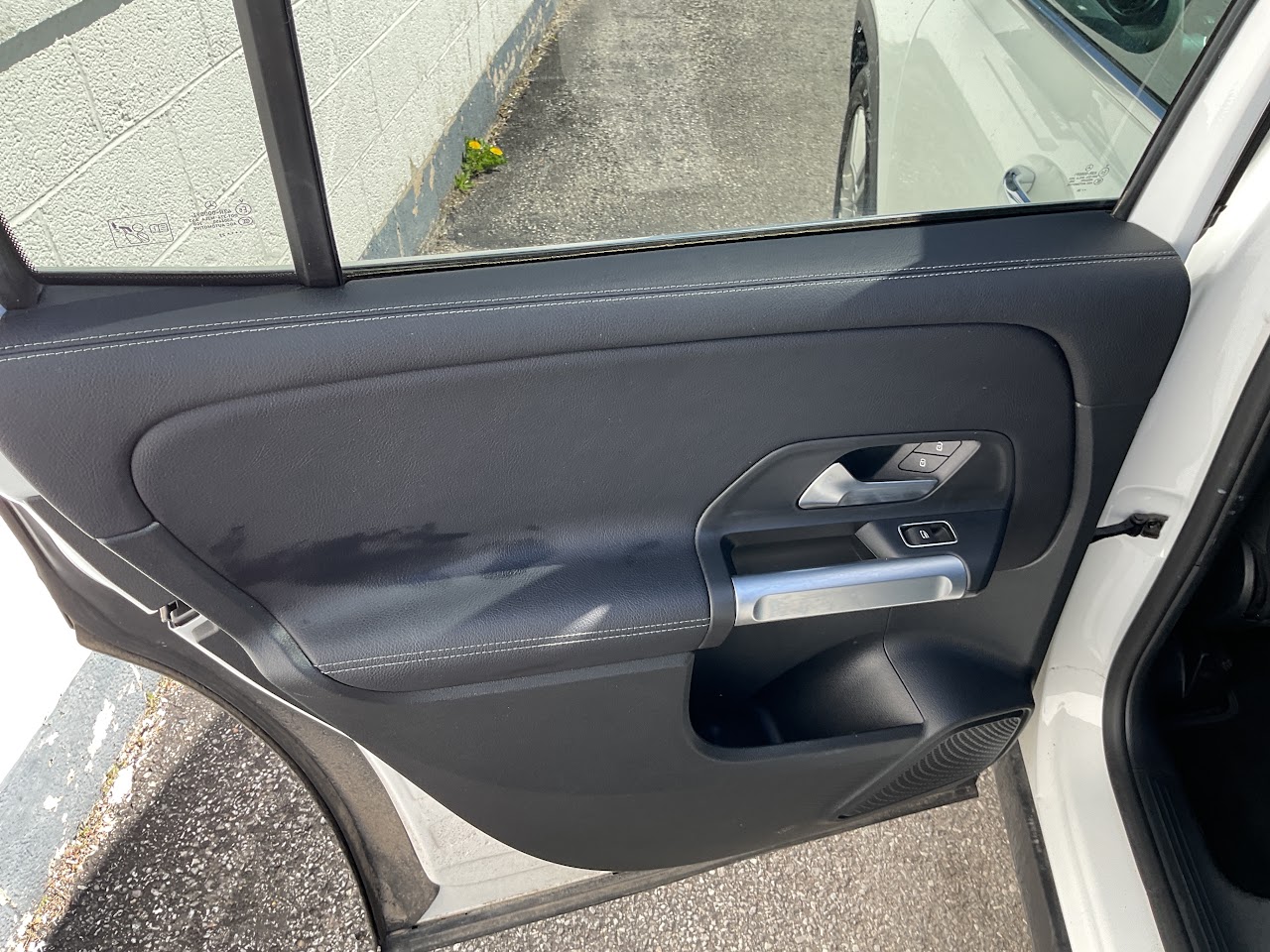 2023 Mercedes-Benz GLB250 — photo 19 of 22