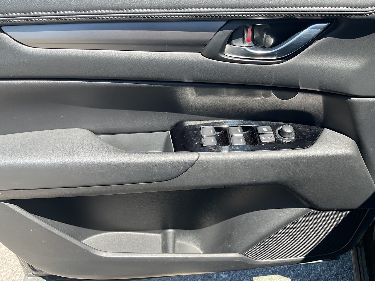 2025 Mazda CX-5 — photo 30 of 34