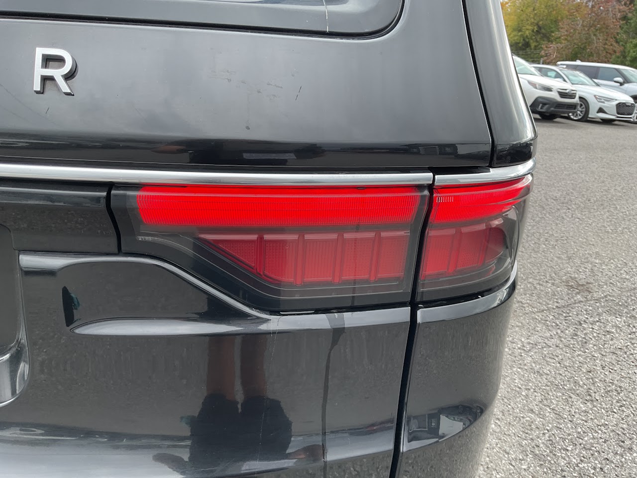 2022 Jeep Wagoneer — photo 18 of 34