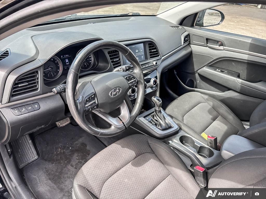 2019 Hyundai Elantra — photo 13 of 25