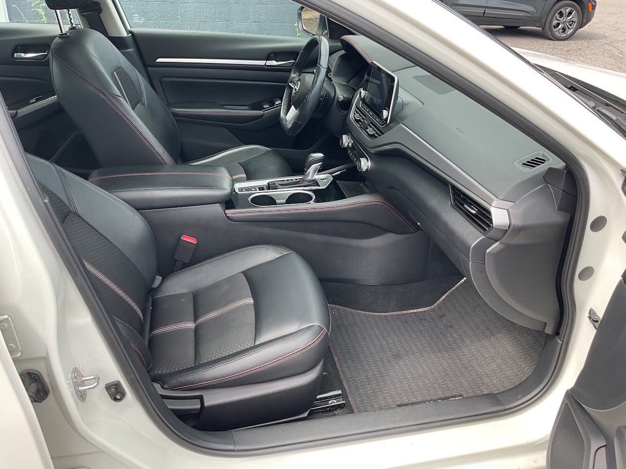2024 Nissan Altima — photo 20 of 34