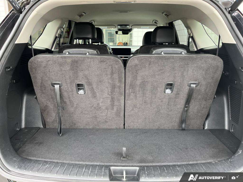 2025 Kia Sorento — photo 12 of 25