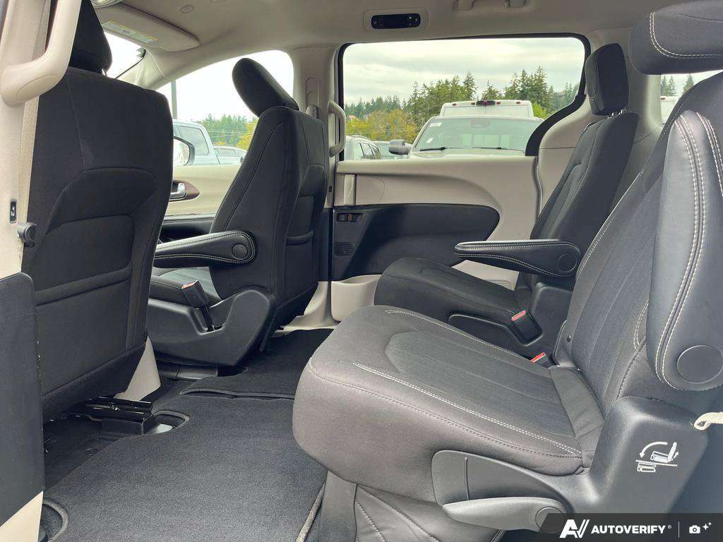2024 Chrysler Grand Caravan — photo 23 of 25