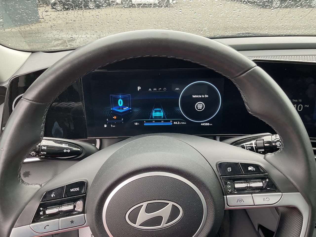 2025 Hyundai Elantra — photo 26 of 34