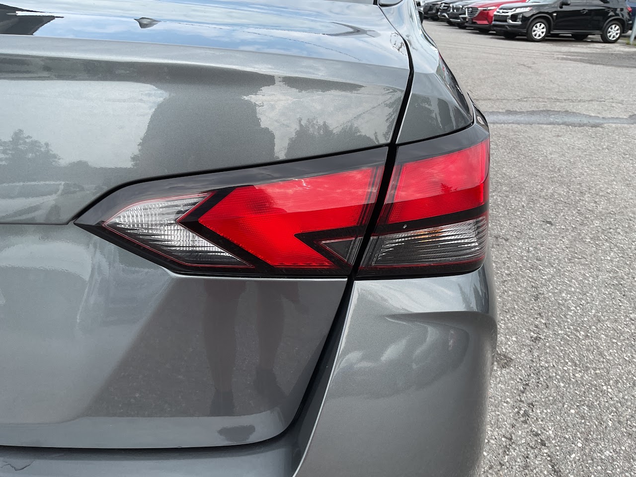 2025 Nissan Versa — photo 16 of 33