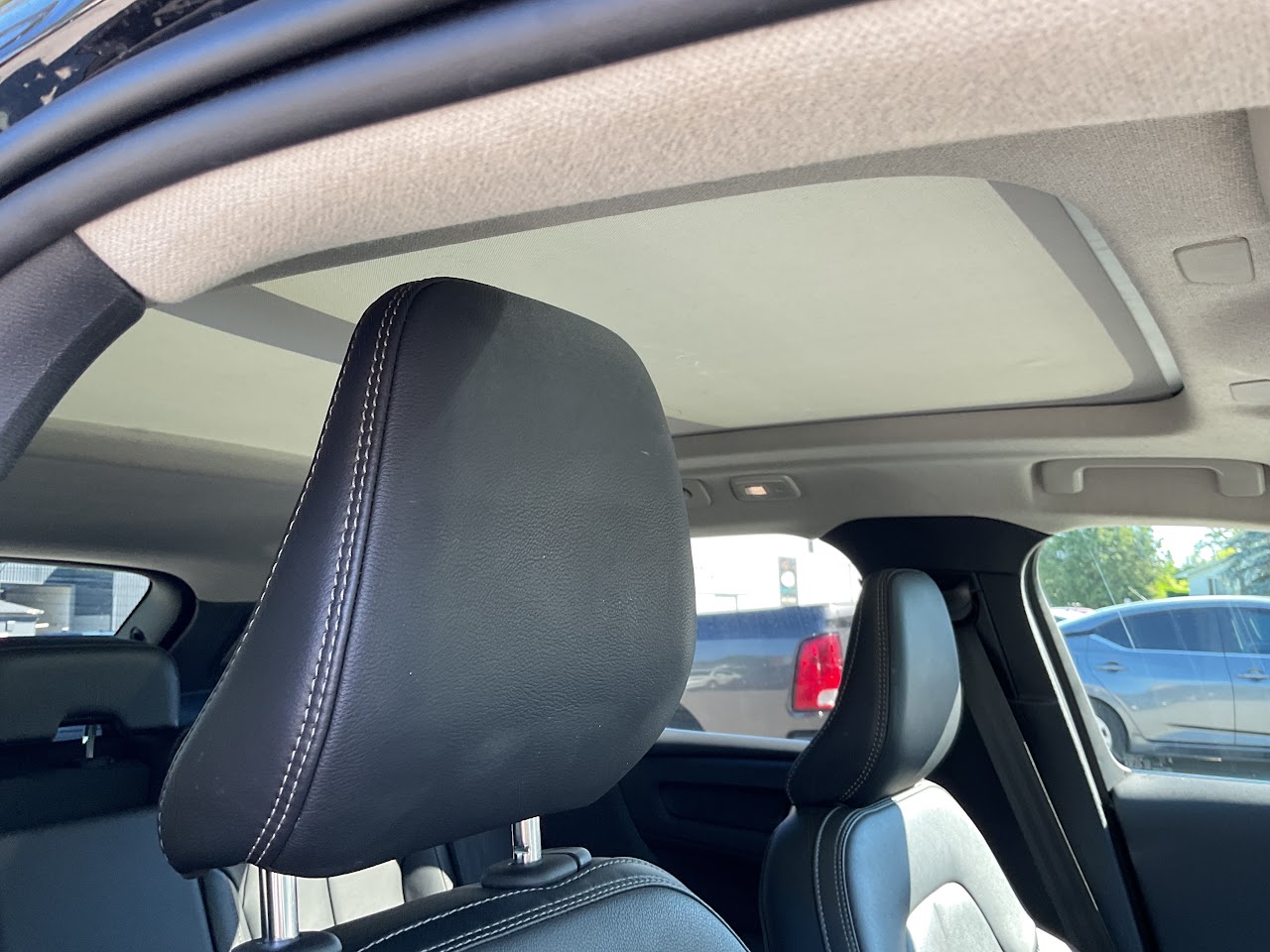 2024 Volvo XC40 — photo 32 of 34