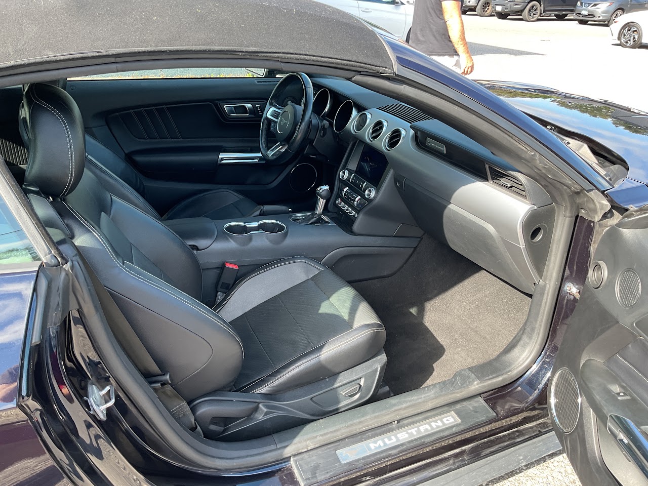 2021 Ford Mustang — photo 26 de 39