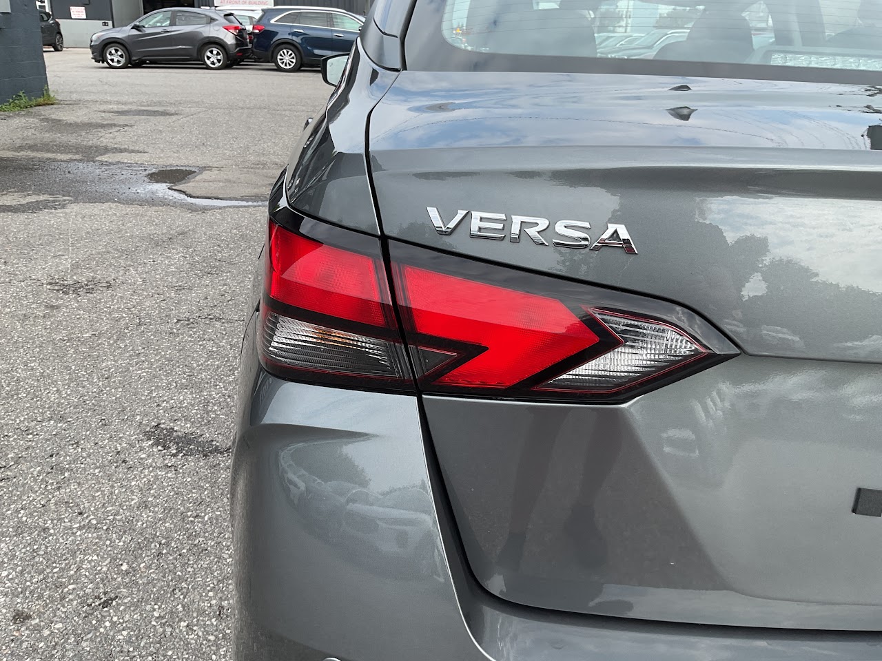 2025 Nissan Versa — photo 15 of 33