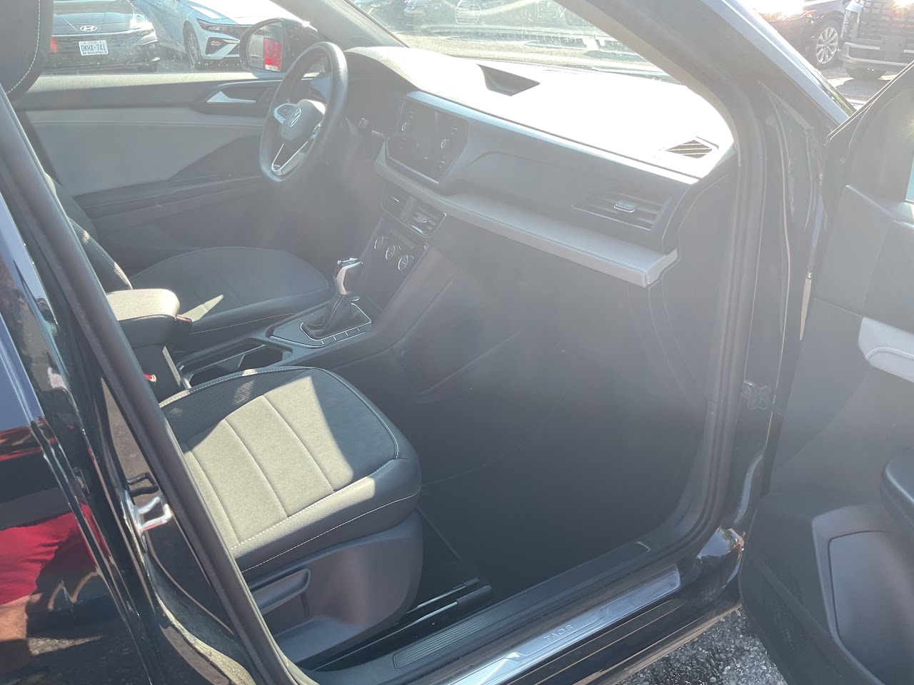2024 Volkswagen Taos — photo 20 of 32