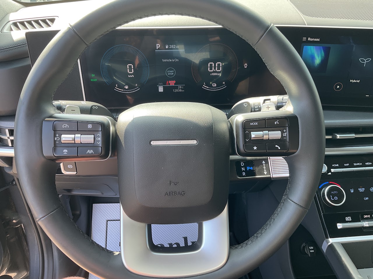 2026 Hyundai Santa Fe — photo 23 of 34