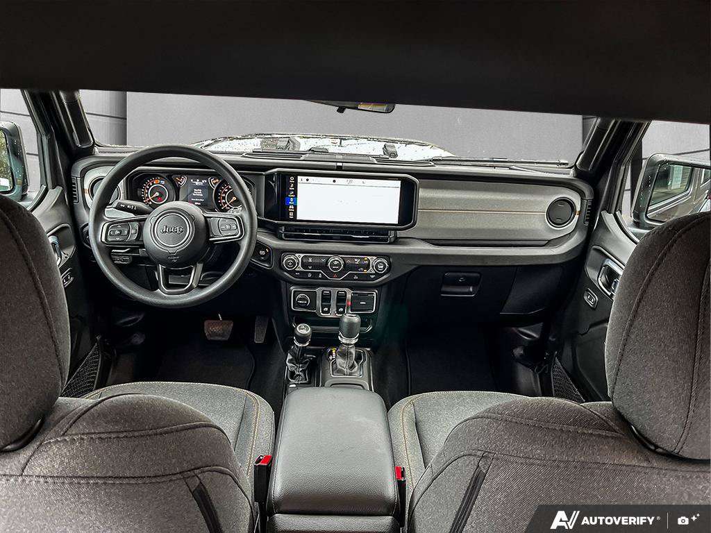 2026 Jeep Wrangler — photo 23 de 24