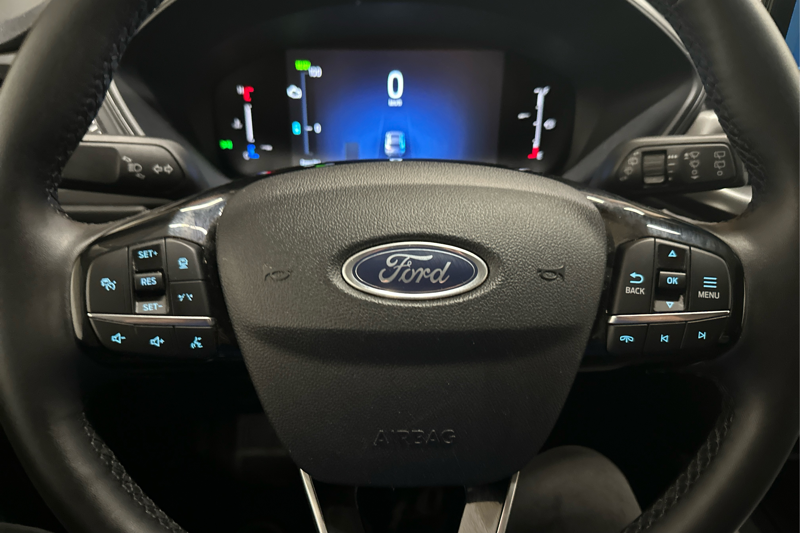 2025 Ford Escape Plug-in Hybrid — photo 14 of 28