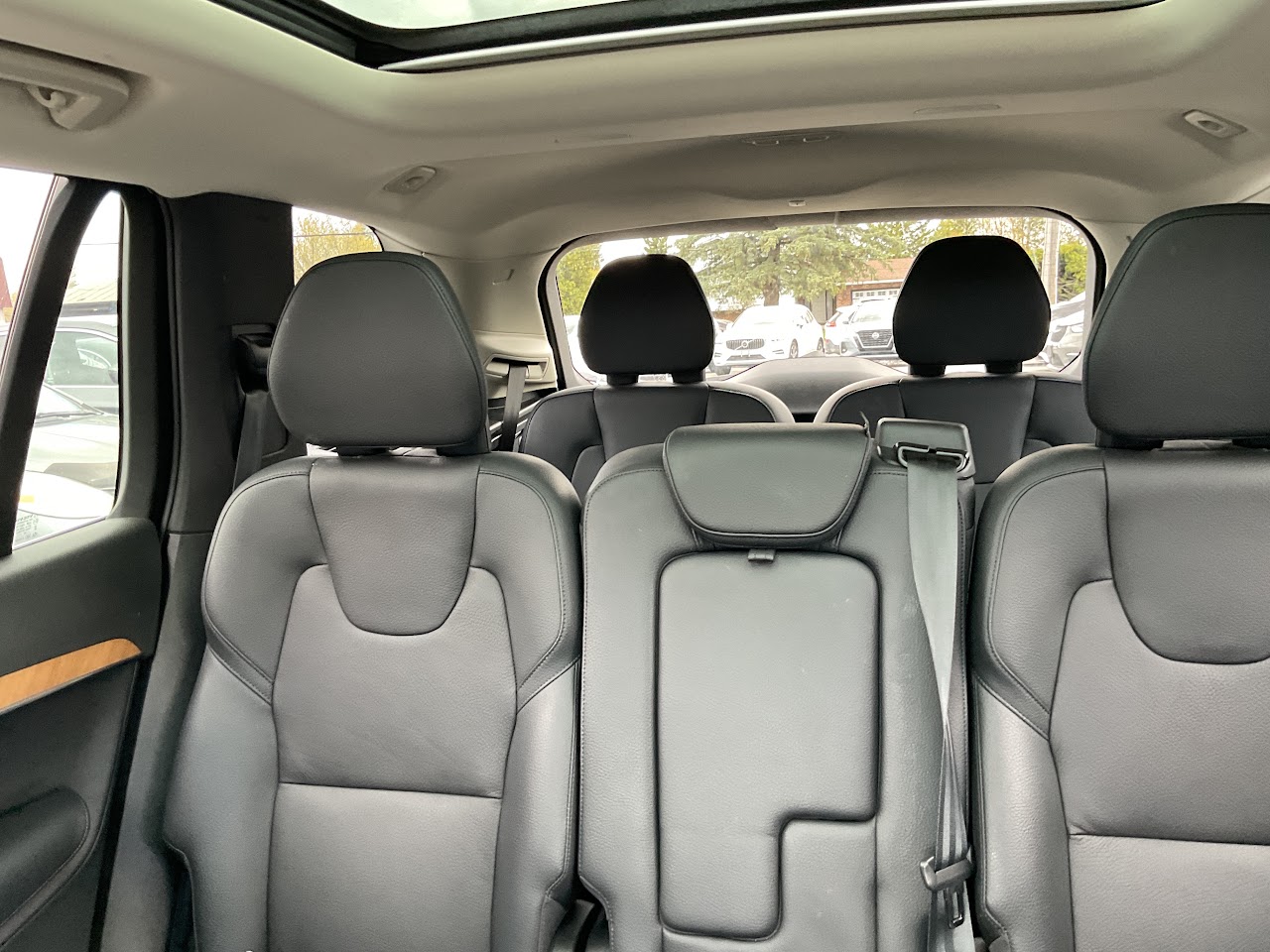 2024 Volvo XC90 — photo 25 of 34