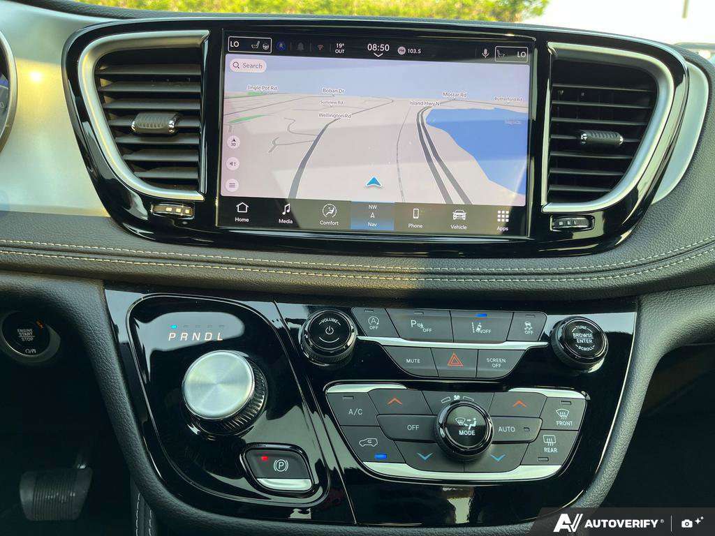 2025 Chrysler Pacifica — photo 19 de 25
