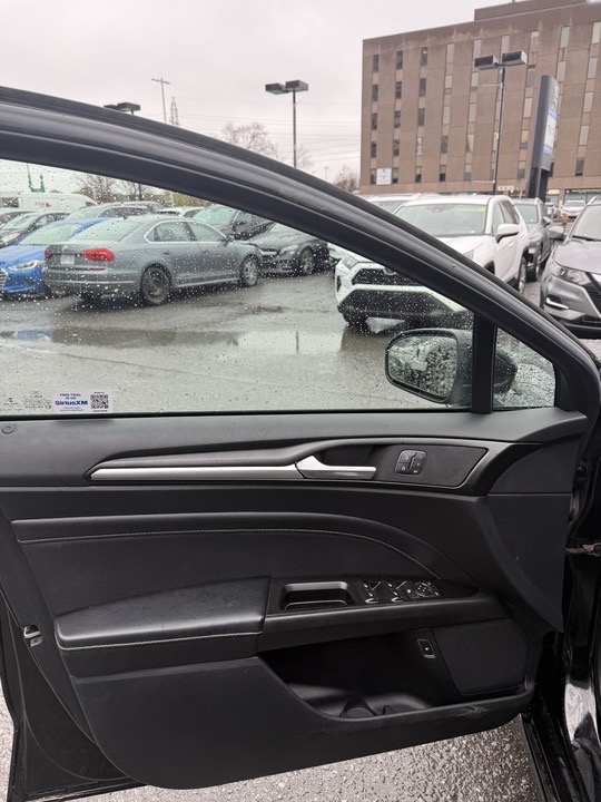 2020 Ford Fusion — photo 17 de 27