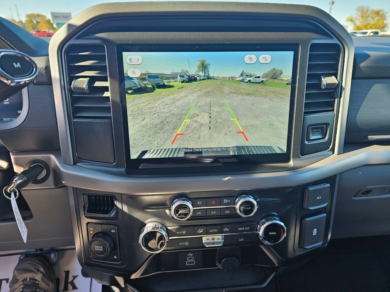 2025 Ford F-150 — photo 15 of 23