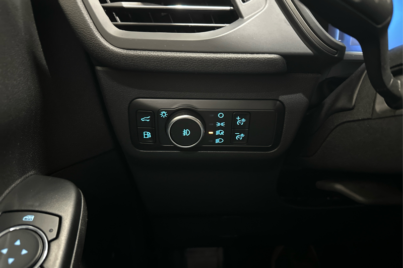 2025 Ford Escape Plug-in Hybrid — photo 16 of 35
