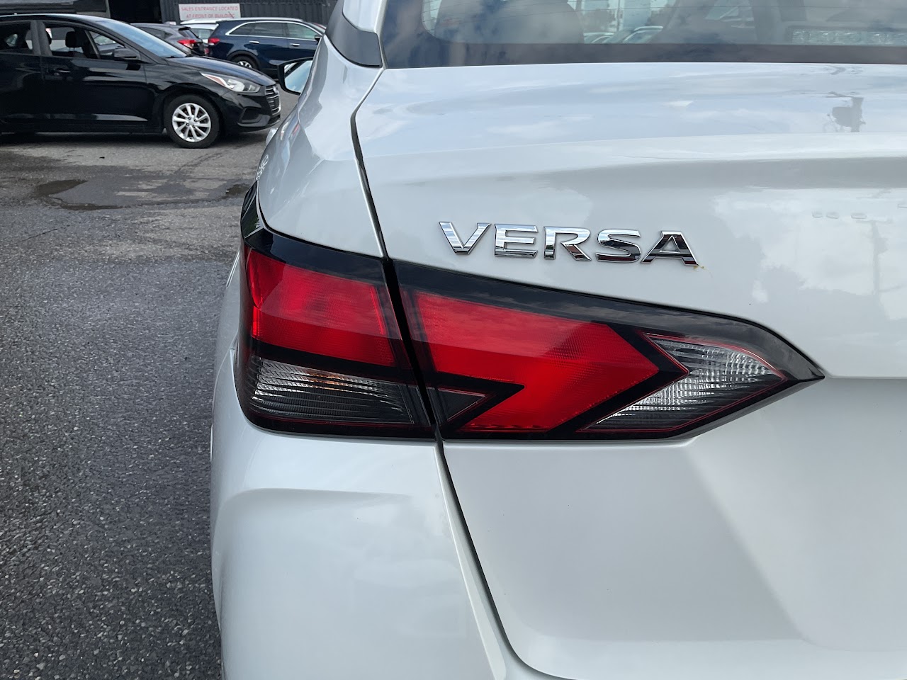 2025 Nissan Versa — photo 16 of 34