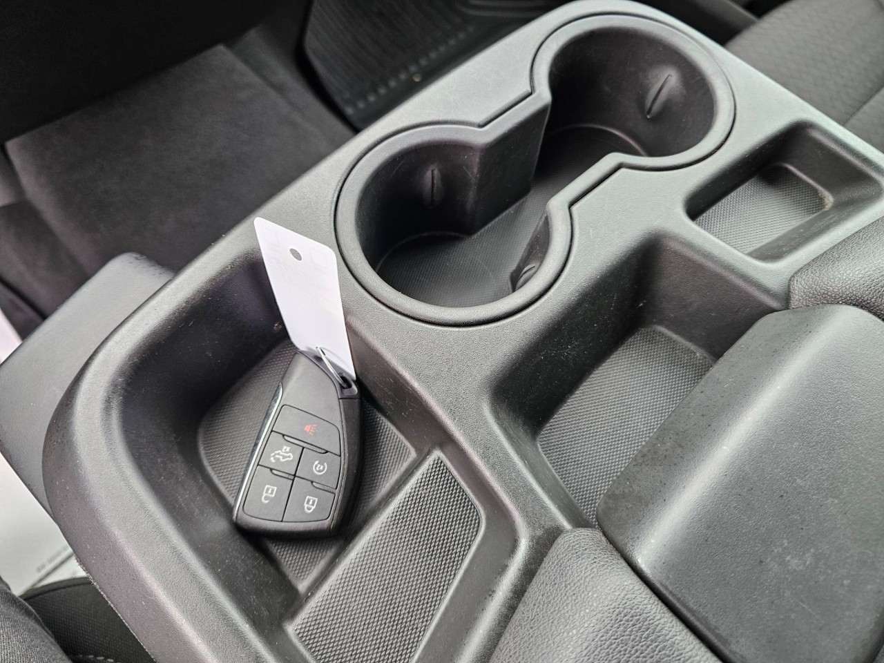 2025 Chevrolet Silverado 1500 — photo 17 of 24