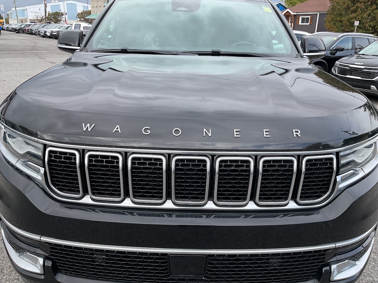 2022 Jeep Wagoneer — photo 19 of 34