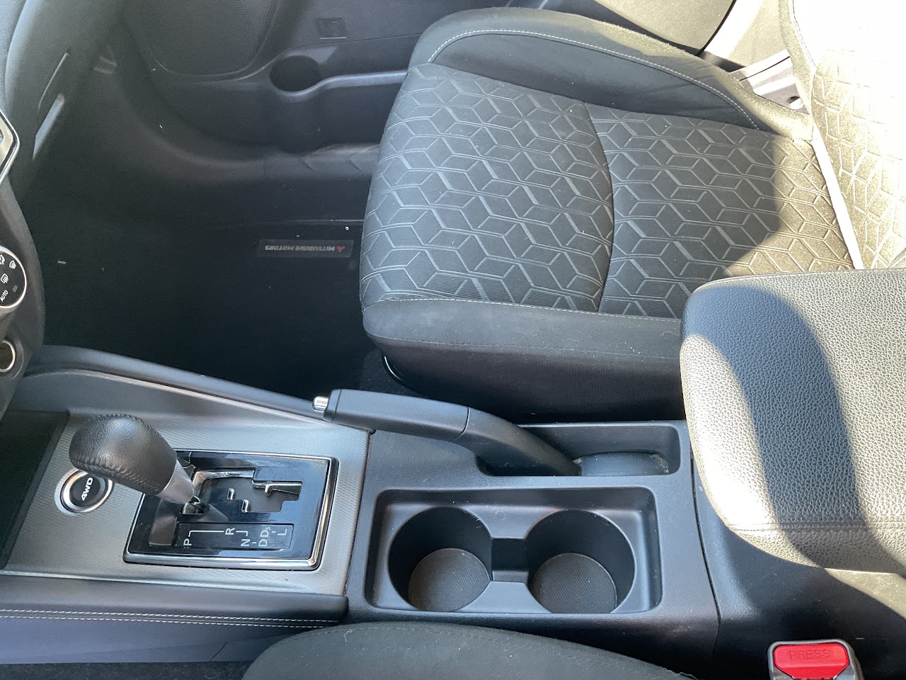 2024 Mitsubishi RVR — photo 25 de 34