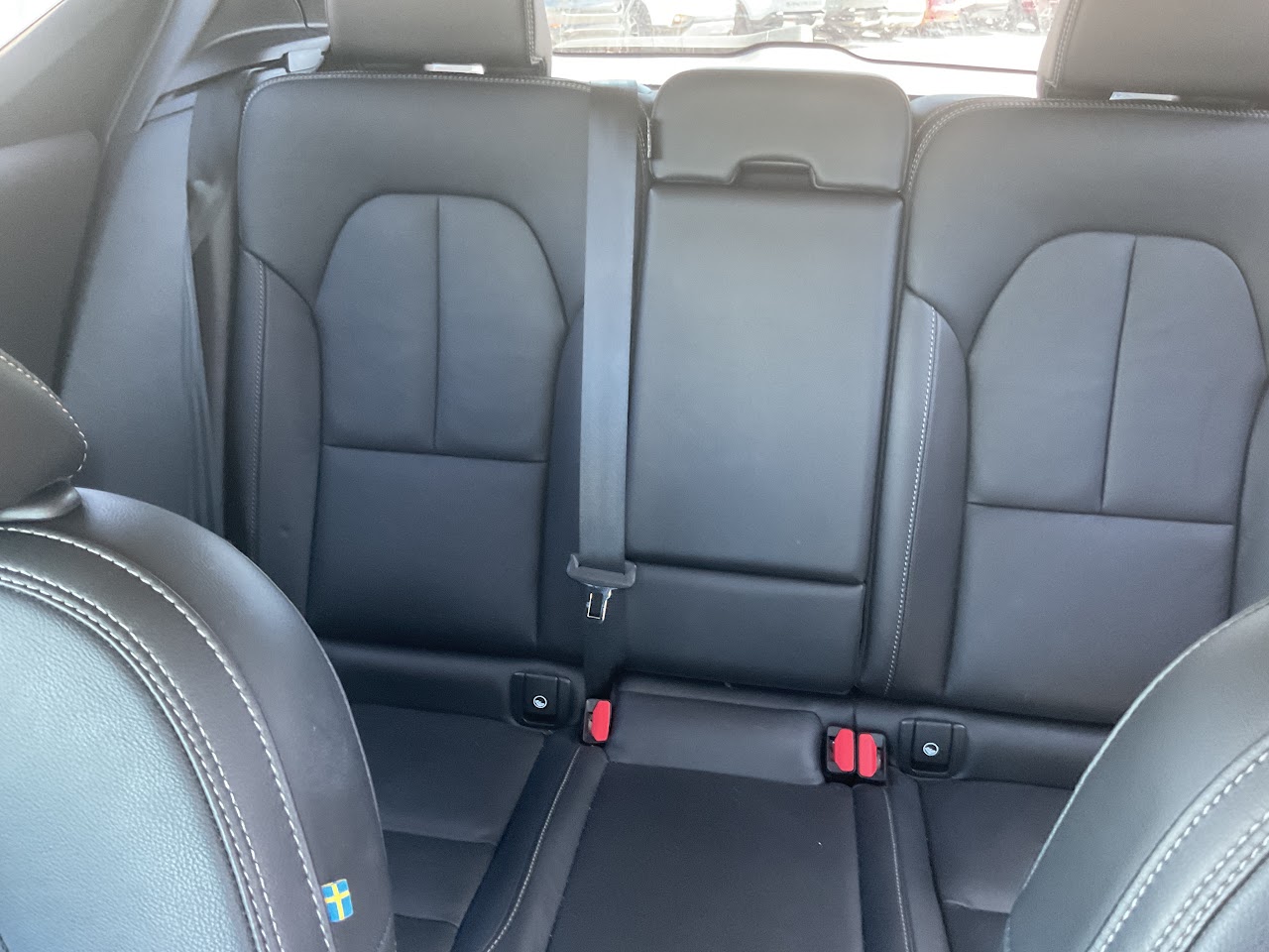 2024 Volvo XC40 — photo 25 of 36