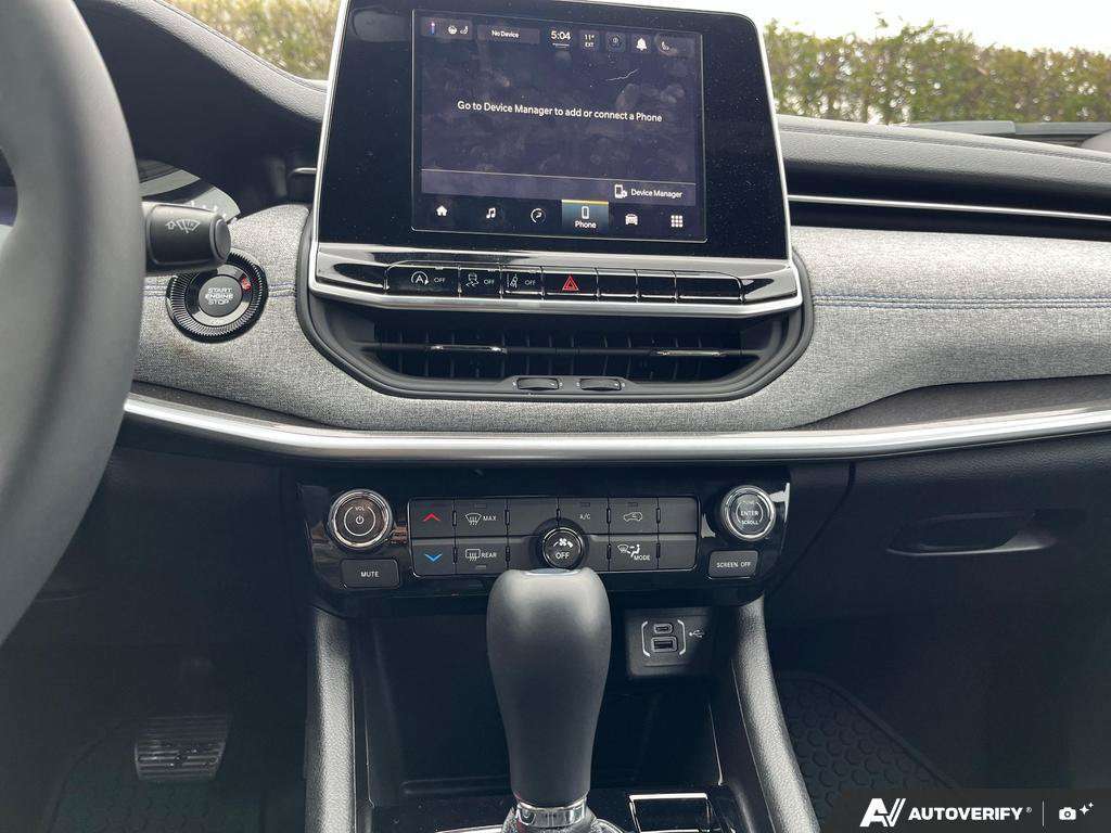 2025 Jeep Compass — photo 19 of 25