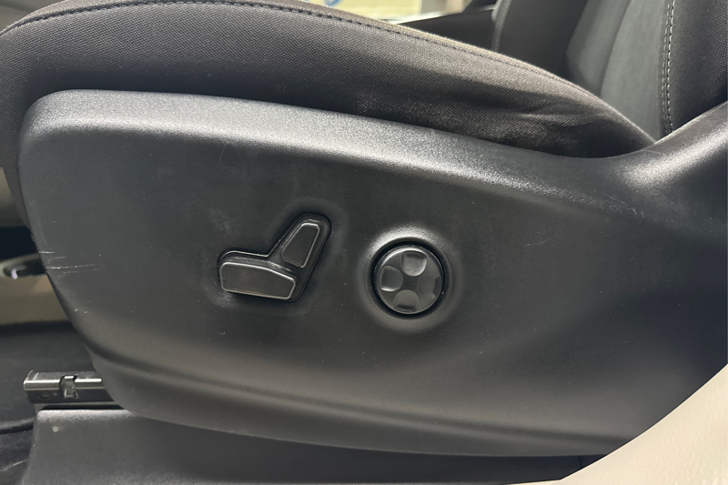 2024 Chrysler Grand Caravan — photo 32 of 34