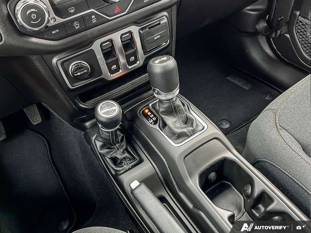 2026 Jeep Wrangler — photo 17 de 24