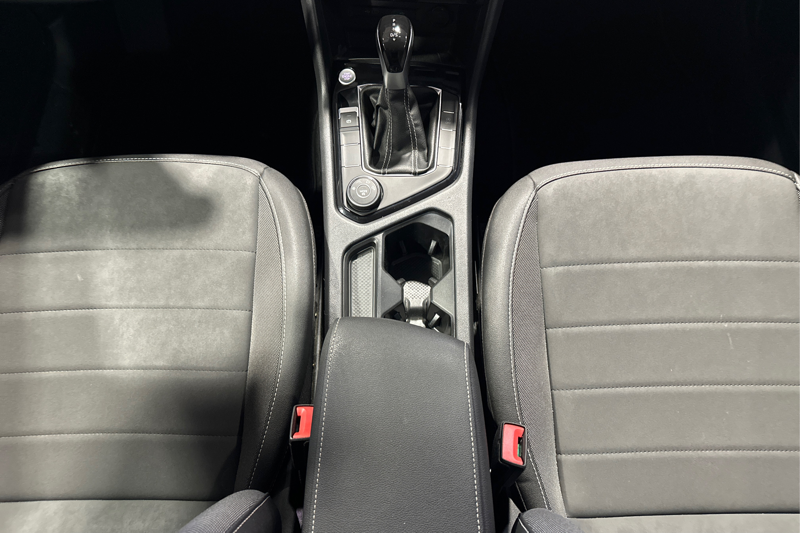 2024 Volkswagen Taos — photo 18 of 34