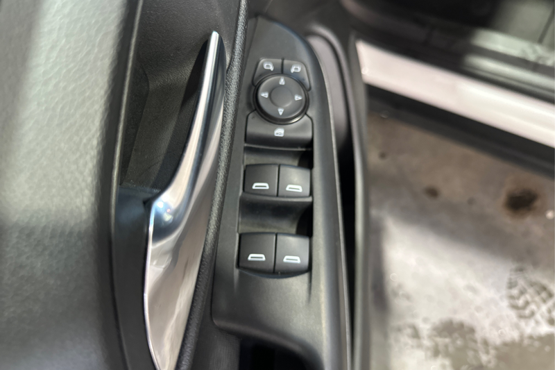 2025 Buick Envista — photo 30 of 33