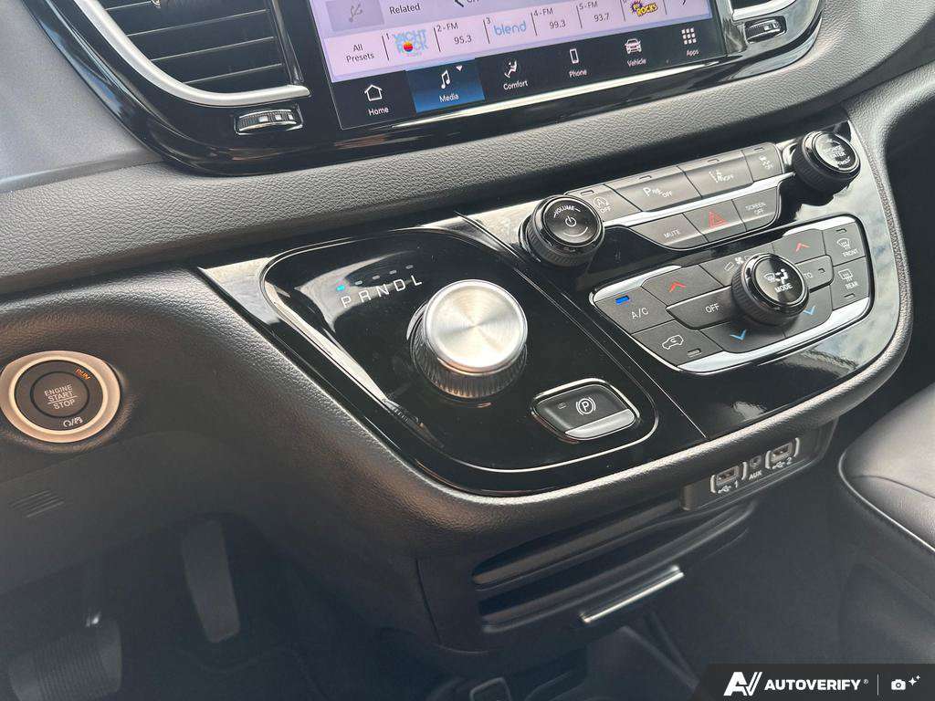 2025 Chrysler Grand Caravan — photo 18 of 25