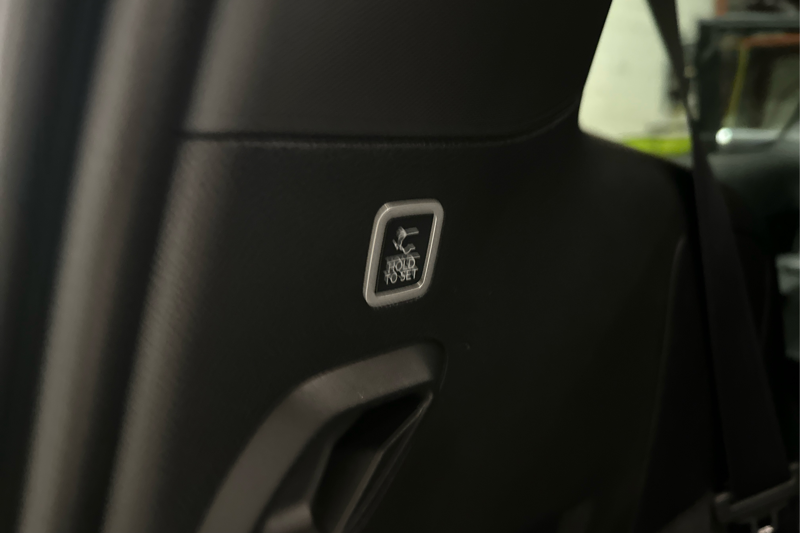 2026 Jeep Grand Wagoneer — photo 13 of 29