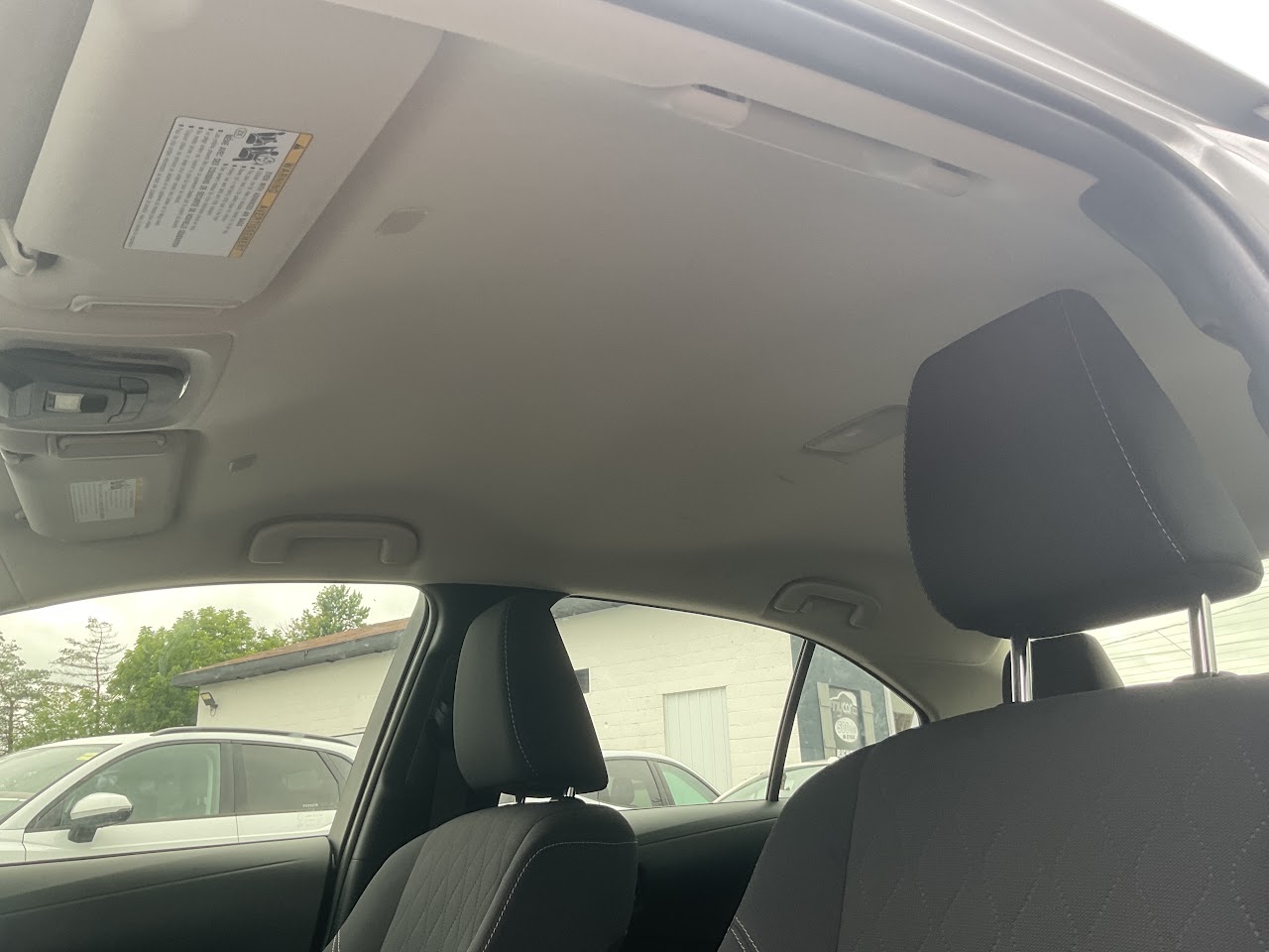 2025 Toyota Corolla — photo 32 of 34