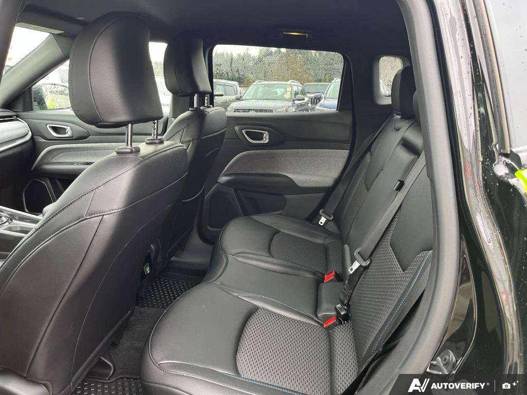 2025 Jeep Compass — photo 23 of 25