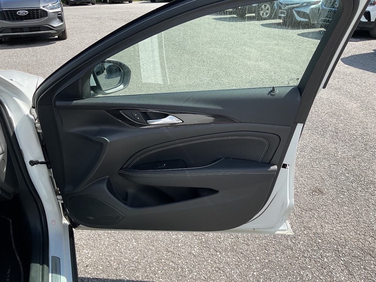 2019 Buick Regal — photo 31 of 34